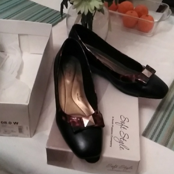 Shoes - Picture 3 of 4